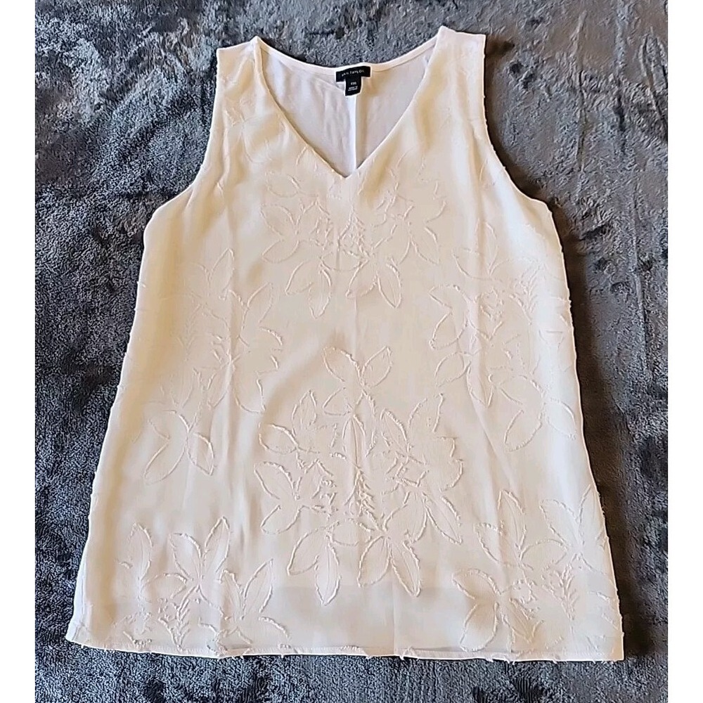 Ann Taylor Sleeveless V Neck Blouse Ivory Leaf Pattern Size XXS. Preppyβ Casual